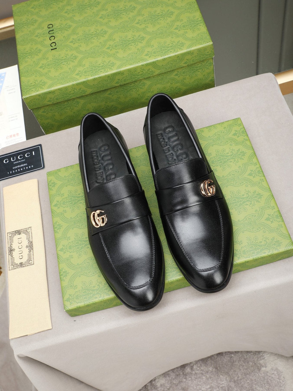 Gucci Black Logo-Hardware Loafers — front