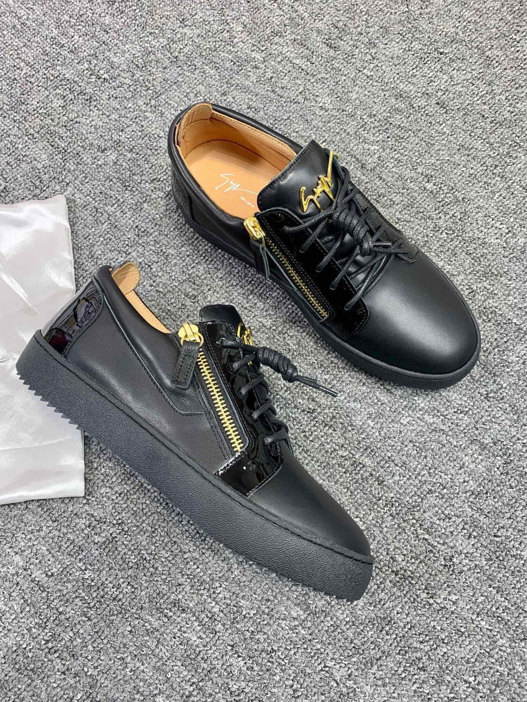 Giuseppe Zanotti Black Gold-Zip Low-Top Sneakers — side