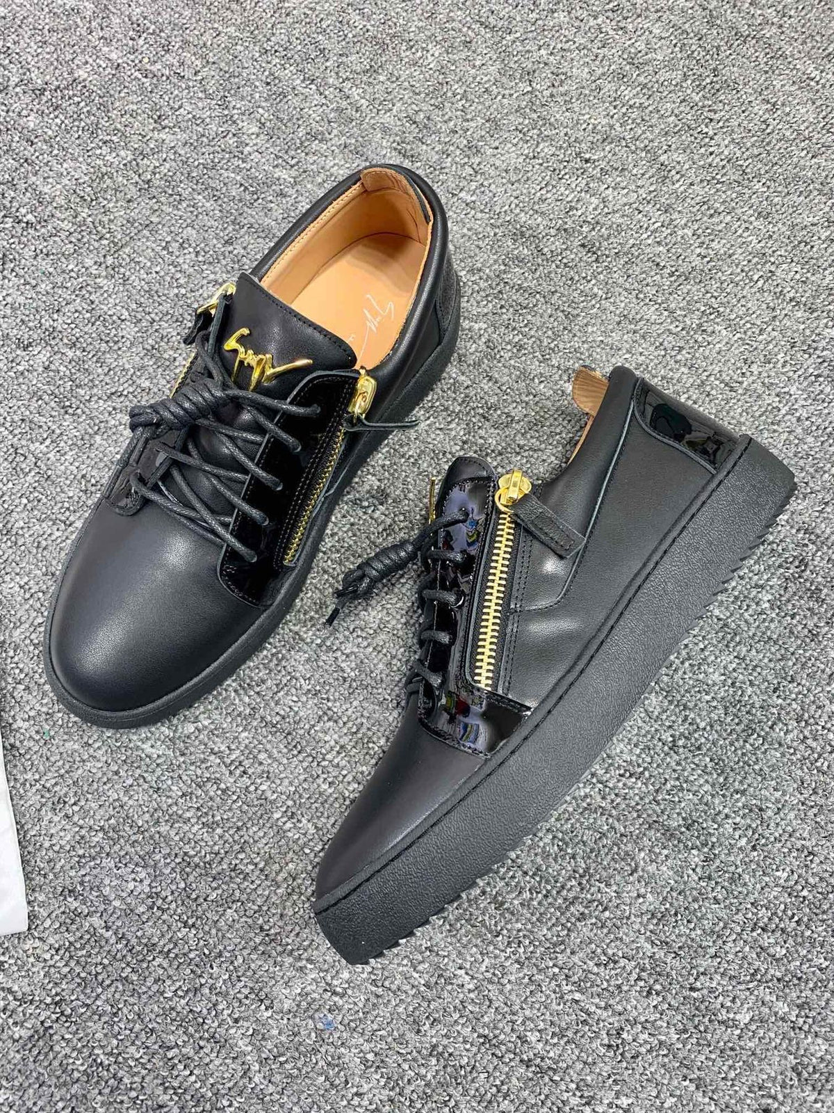 Giuseppe Zanotti Black Gold-Zip Low-Top Sneakers — side
