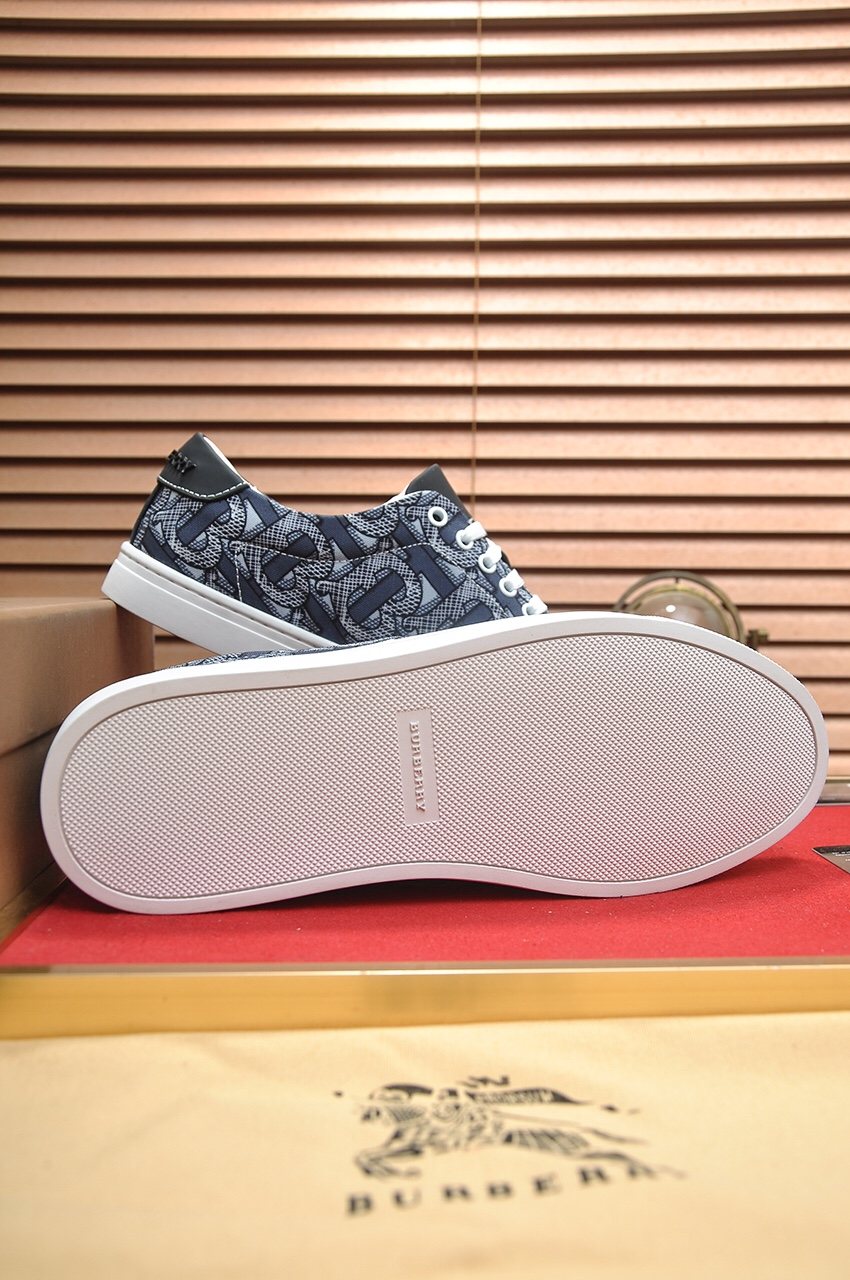 Burberry Patterned Low-Top Sneakers — side