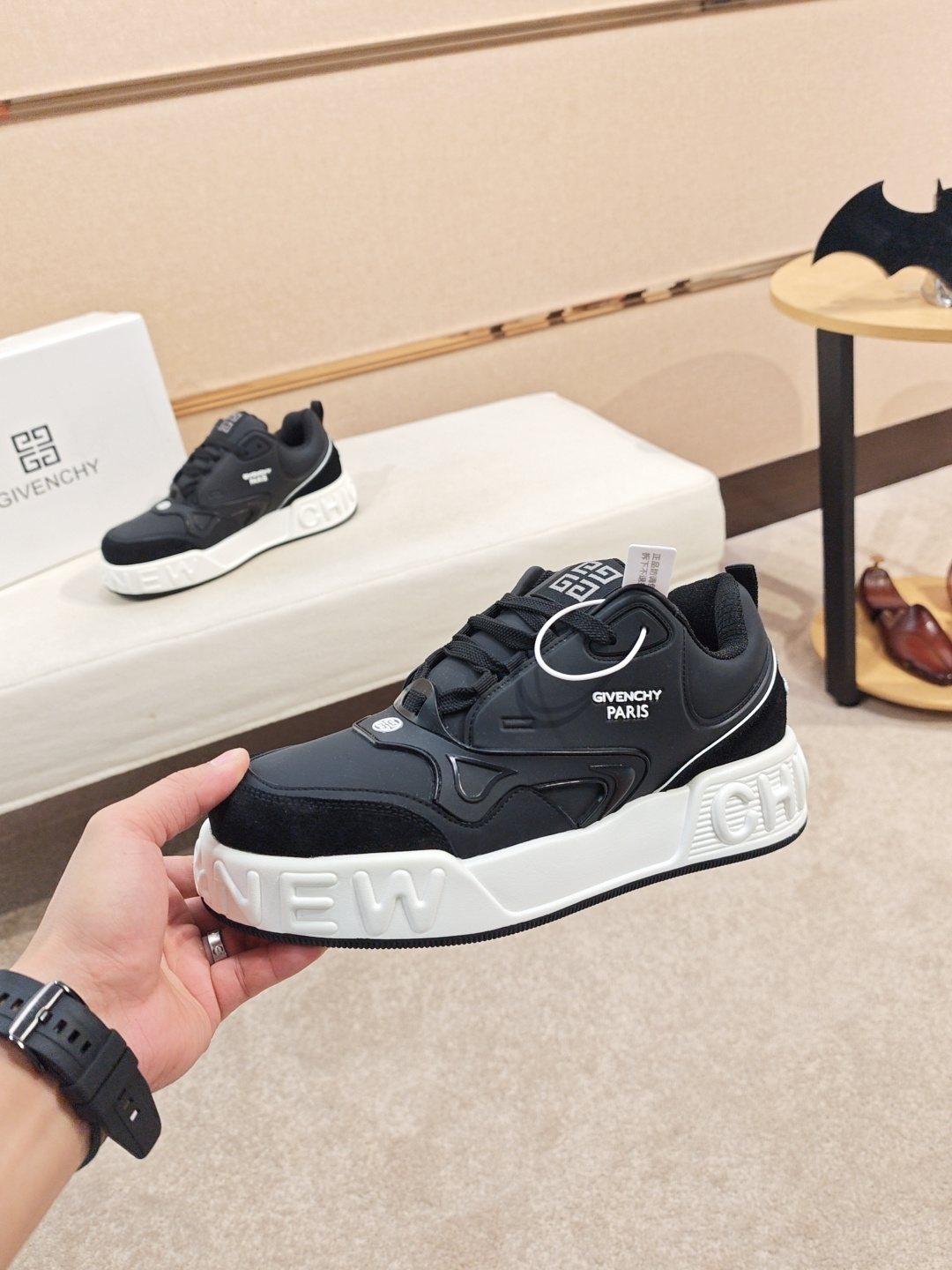 Givenchy Logo Low-Top Sneakers — side