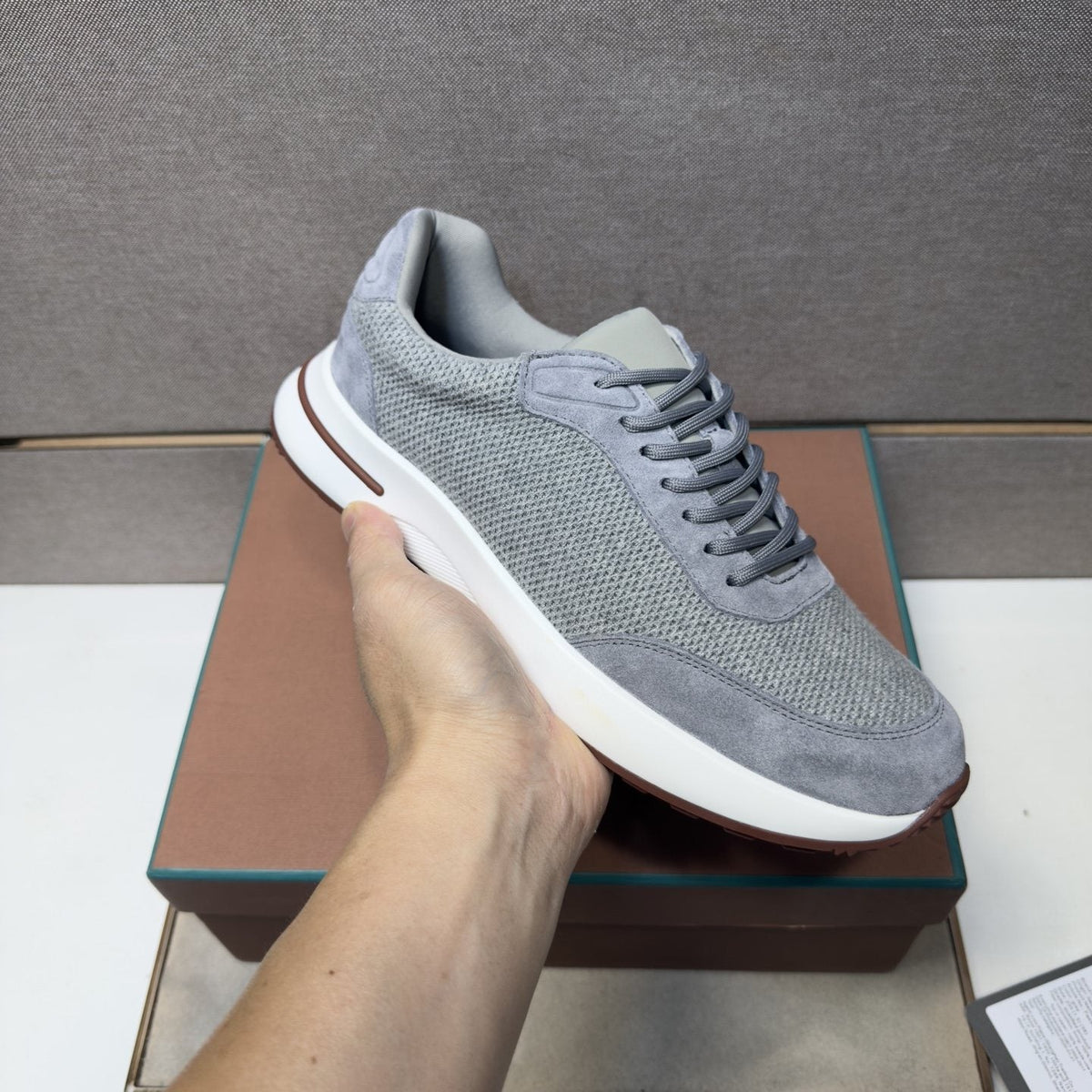 Men's Textured Mesh Casual Sneakers — model